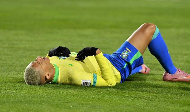 资格, 泪流满面 资格, 泪流满面